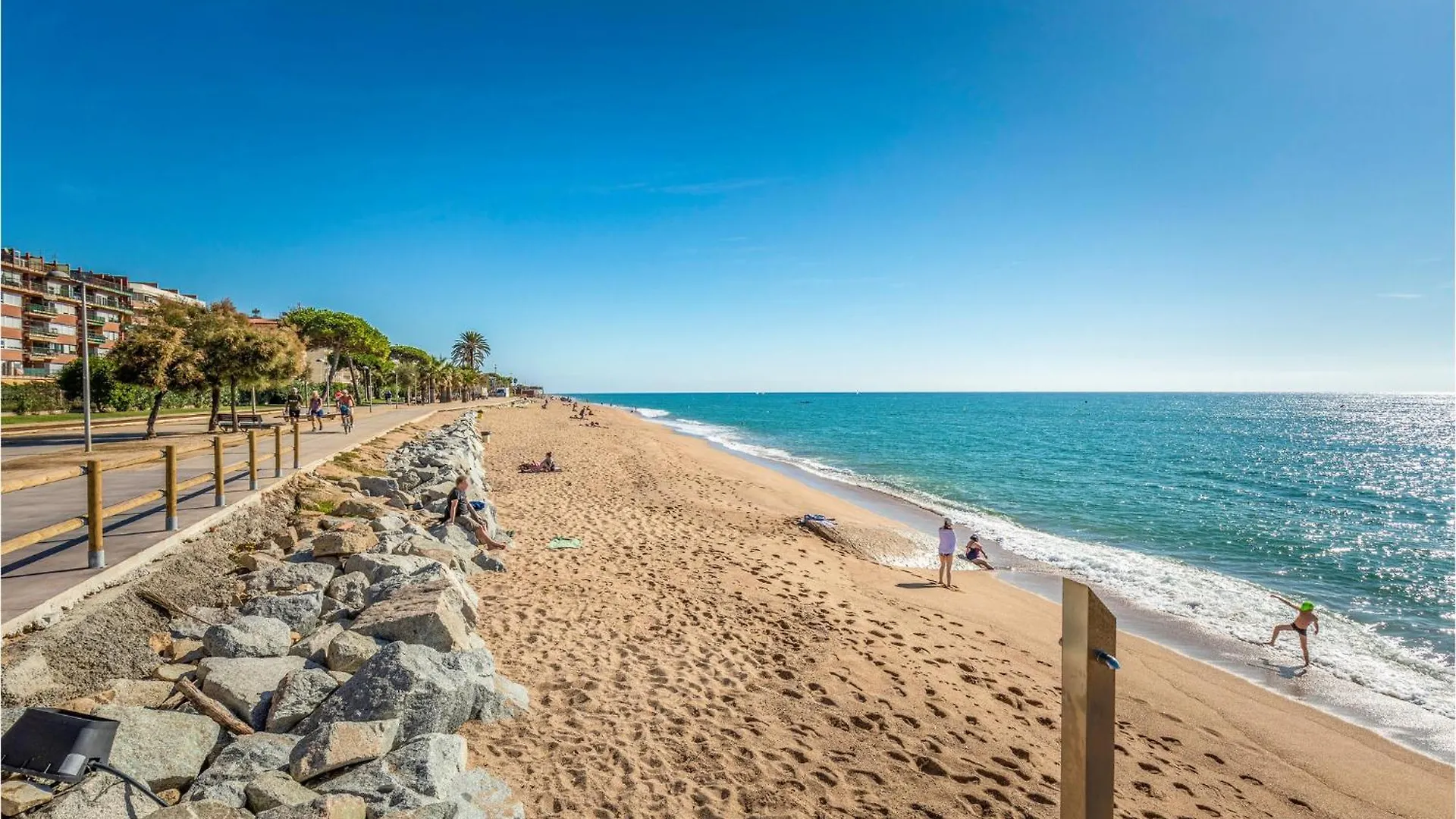 Nice Apartment In Pineda De Mar With Kitchenette